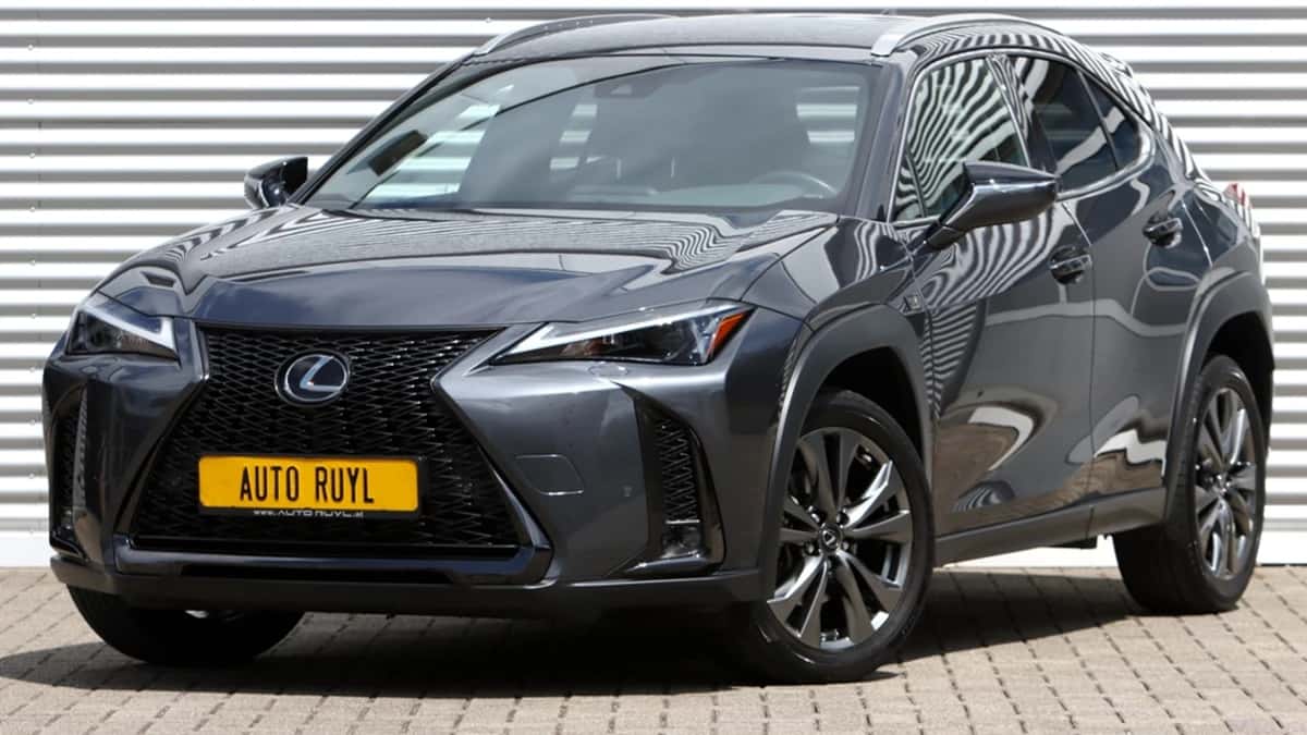 Lexus UX (2023) — foto 1