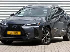 Lexus UX (2023)