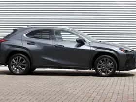 Lexus UX (2023) thumbnail 2