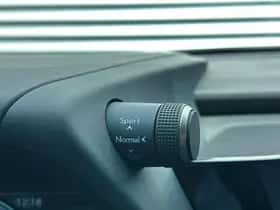Lexus UX (2023) thumbnail 20