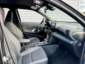 Toyota Yaris Cross (2022) thumbnail 4