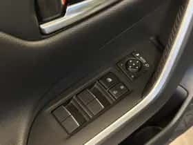Toyota RAV4 (2022) thumbnail 18