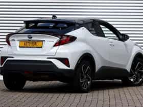 Toyota C-HR (2023) thumbnail 2