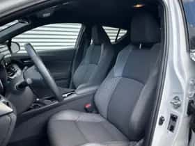 Toyota C-HR (2023) thumbnail 18