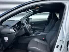 Toyota C-HR (2023) thumbnail 5