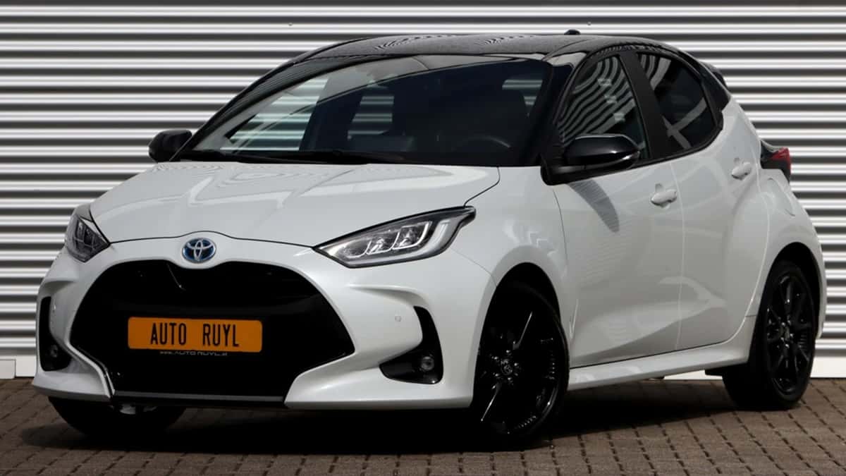 Toyota Yaris (2022) — foto 1