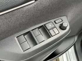 Toyota Yaris (2022) thumbnail 27