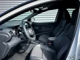 Toyota Yaris (2022) thumbnail 5