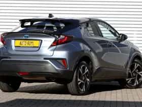Toyota C-HR (2023) thumbnail 2