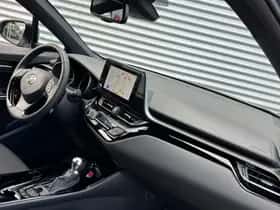 Toyota C-HR (2023) thumbnail 13