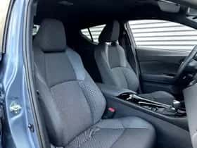 Toyota C-HR (2023) thumbnail 14