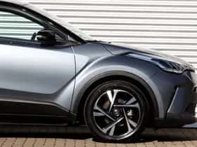 Toyota C-HR (2023) thumbnail 8