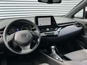 Toyota C-HR (2023) thumbnail 9