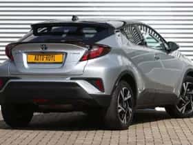 Toyota C-HR (2023) thumbnail 2