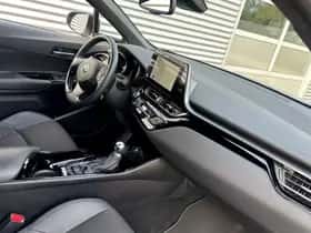 Toyota C-HR (2023) thumbnail 13