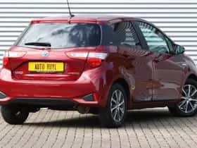 Toyota Yaris (2020) thumbnail 2