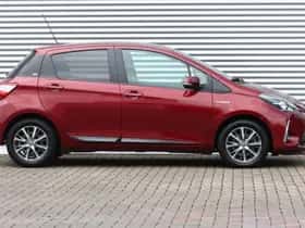 Toyota Yaris (2020) thumbnail 3