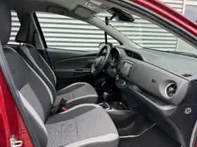 Toyota Yaris (2020) thumbnail 4