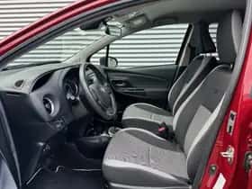 Toyota Yaris (2020) thumbnail 5