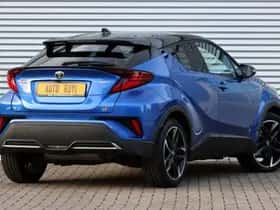 Toyota C-HR (2022) thumbnail 2