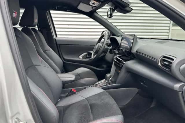 Toyota Yaris Cross (2022) thumbnail 4