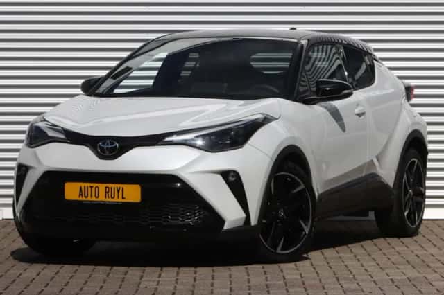 Toyota C-HR (2023) thumbnail 1