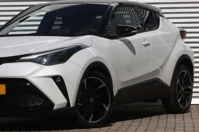 Toyota C-HR (2023) thumbnail 6
