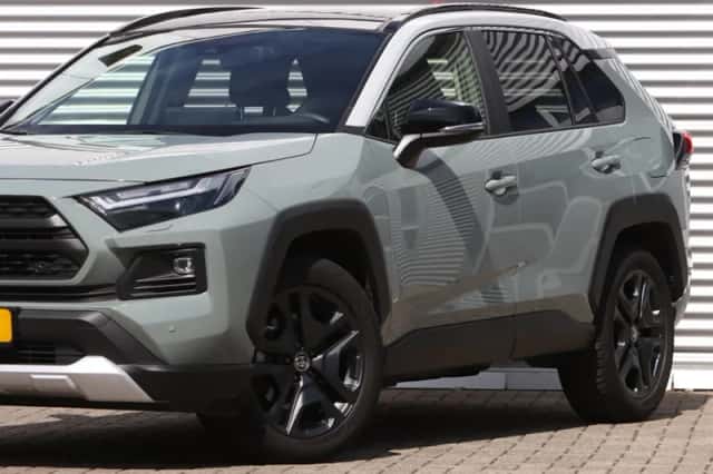 Toyota RAV4 (2024) thumbnail 6