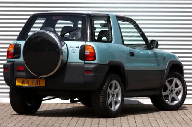Toyota RAV4 (1997) thumbnail 2