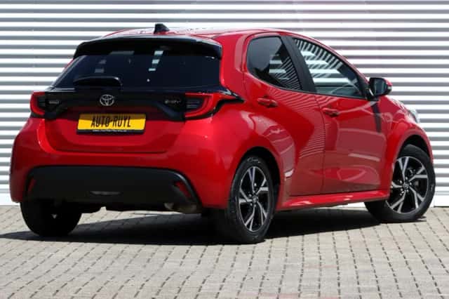 Toyota Yaris (2025) thumbnail 2