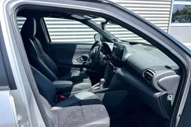 Toyota Yaris Cross (2023) thumbnail 4