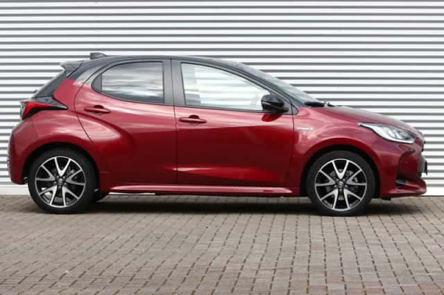Toyota Yaris (2021) thumbnail 3