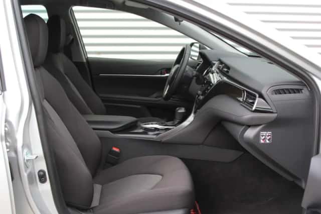 Toyota Camry (2019) thumbnail 4