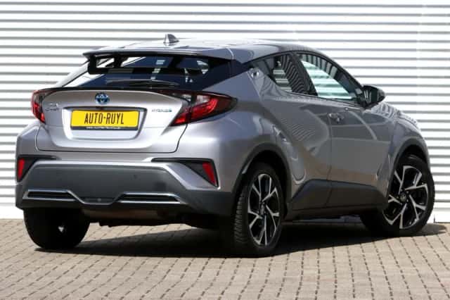 Toyota C-HR (2021) thumbnail 2