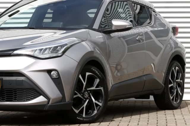 Toyota C-HR (2021) thumbnail 6