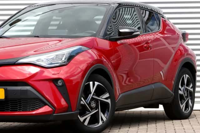 Toyota C-HR (2022) thumbnail 6