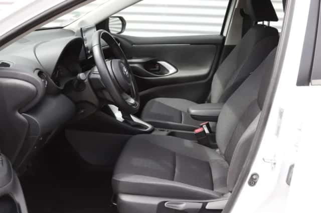 Toyota Yaris (2021) thumbnail 5