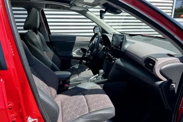 Toyota Yaris Cross (2022) thumbnail 4