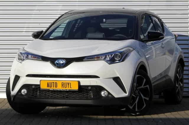 Toyota C-HR (2018) thumbnail 1