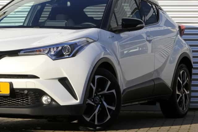 Toyota C-HR (2018) thumbnail 6