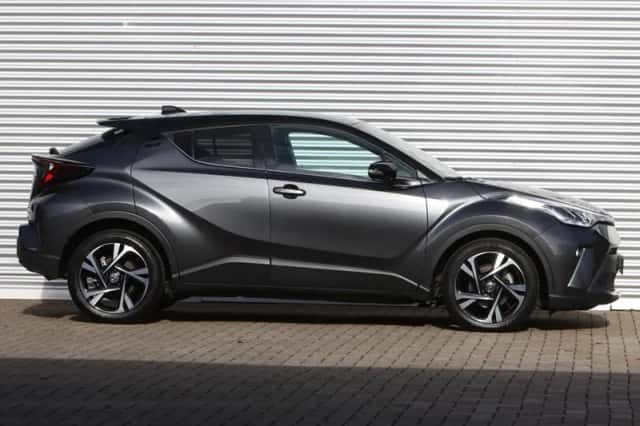 Toyota C-HR (2023) thumbnail 3