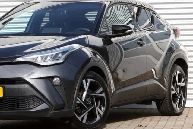 Toyota C-HR (2023) thumbnail 6