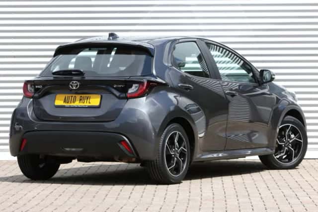 Toyota Yaris (2024) thumbnail 2