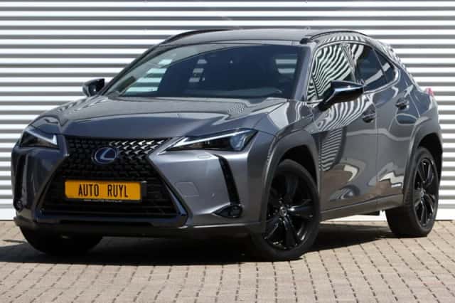 Lexus UX (2022) thumbnail 1