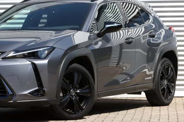 Lexus UX (2022) thumbnail 6