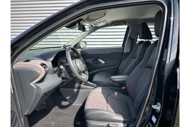 Toyota Yaris Cross (2024) thumbnail 5