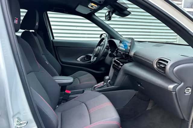 Toyota Yaris Cross (2023) thumbnail 4