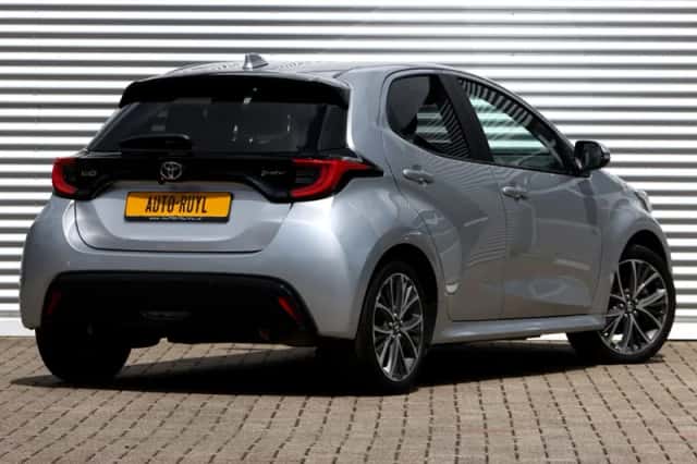 Toyota Yaris (2025) thumbnail 2