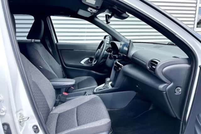 Toyota Yaris Cross (2023) thumbnail 4