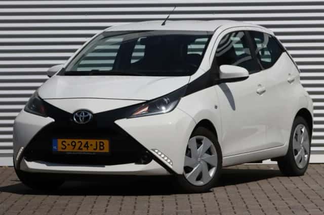 Toyota Aygo (2015) thumbnail 1